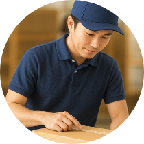 作業している男性